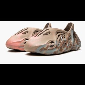 Yeezy Foam Runner MX Sand Grey